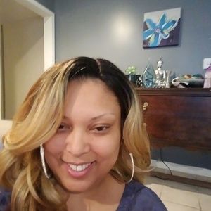 Meet your Posher, Felicia